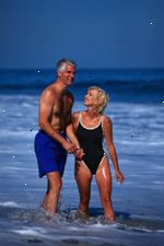 Obrázek starší pár, hrál na pláži
