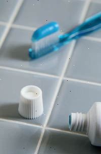 Obrázek kartáček na zuby a tubě se zubní pastou